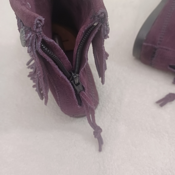 Minnetonka Suede Fringe Booties - Picture 3 of 8